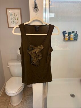 Ann Taylor‎ Olive Ruffle Scoop Neck Tank